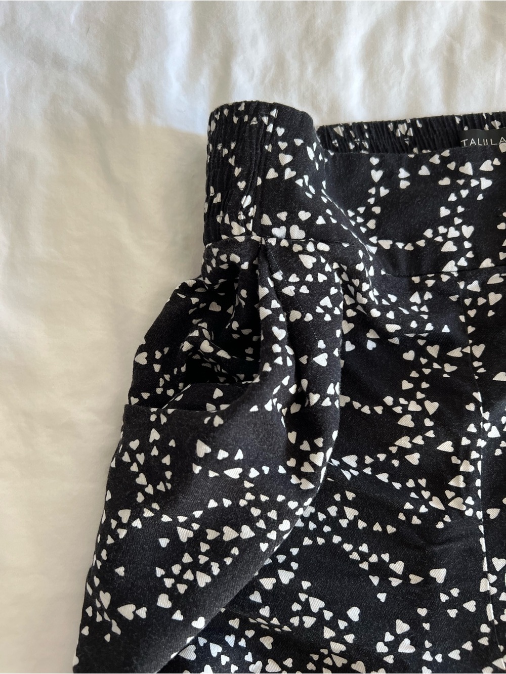 Aritzia Talula Heart Shorts - Picture 5 of 15